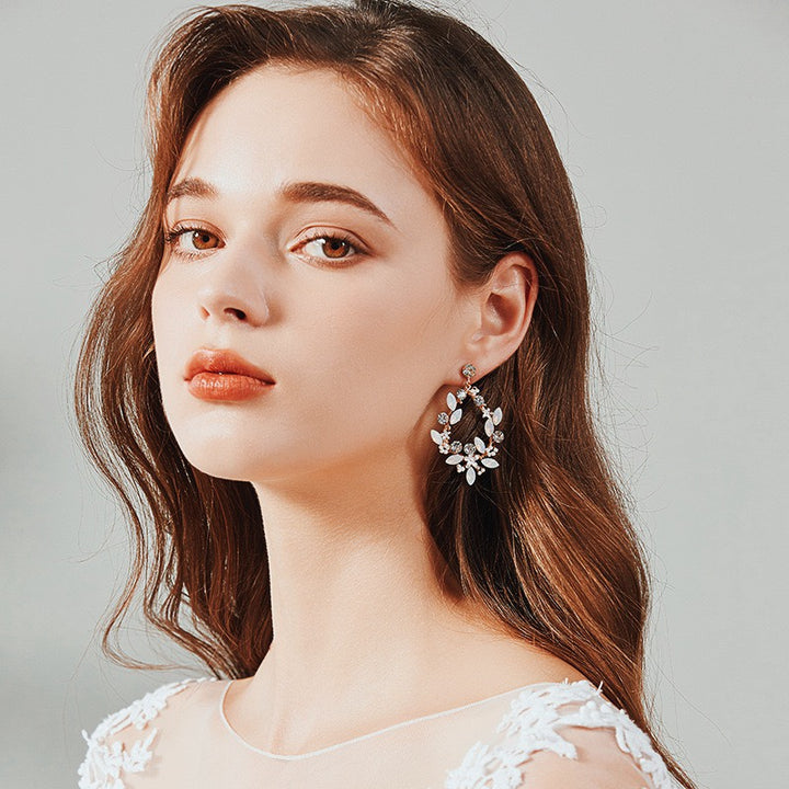 Women's Fashion Simple Ceramic Flower-shaped Earrings