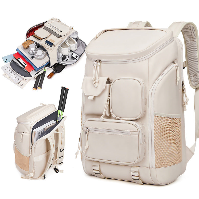 Mochila masculina de lazer e viagem com grande capacidade.