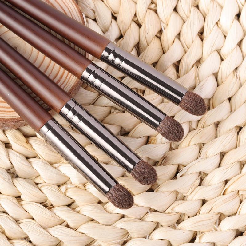 dome-shape cream concealer blending brush - MRSLM