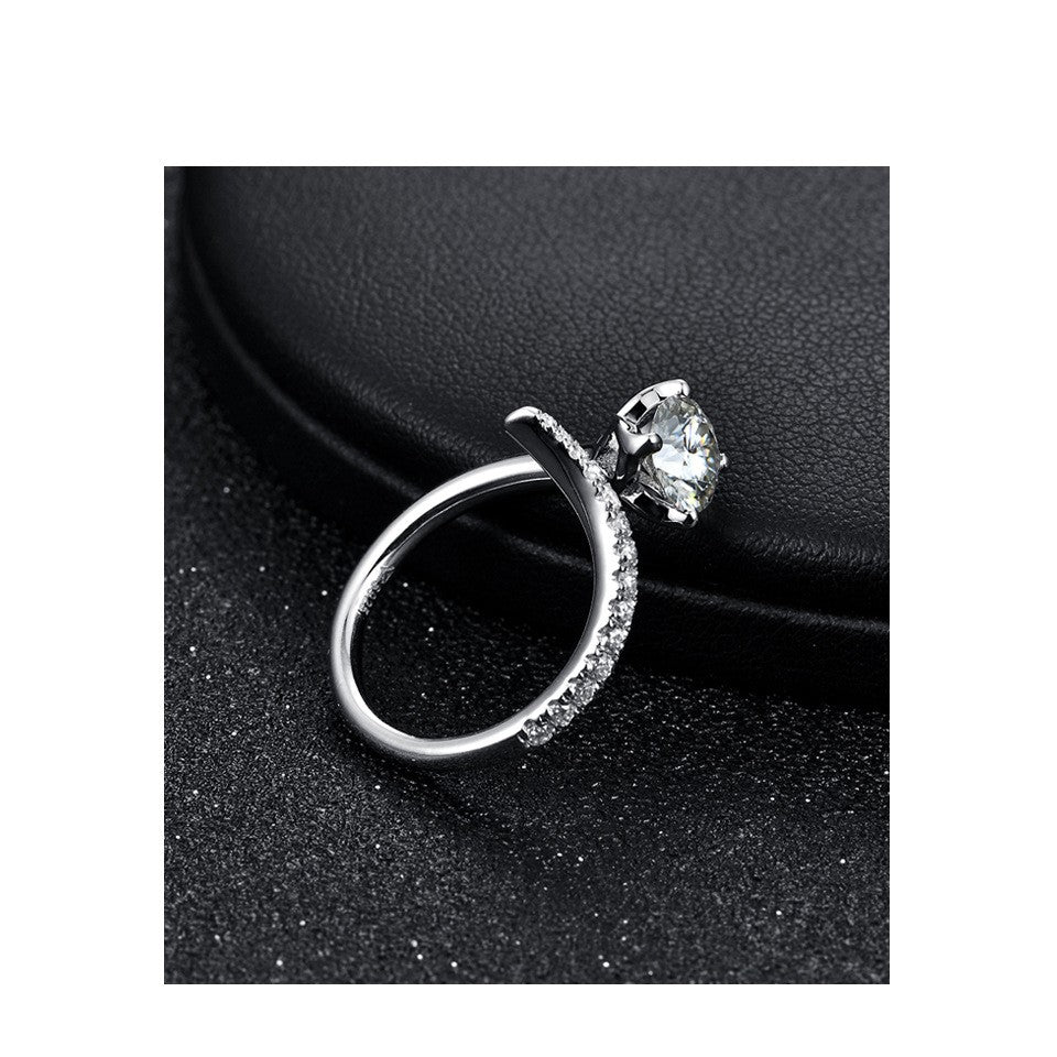 Platinum Mosang Diamond Small Design Sense Ring