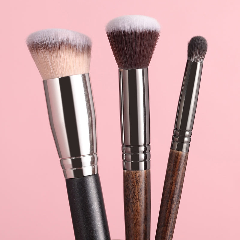 3-piece makeup brushes set, view 2 - MRSLM