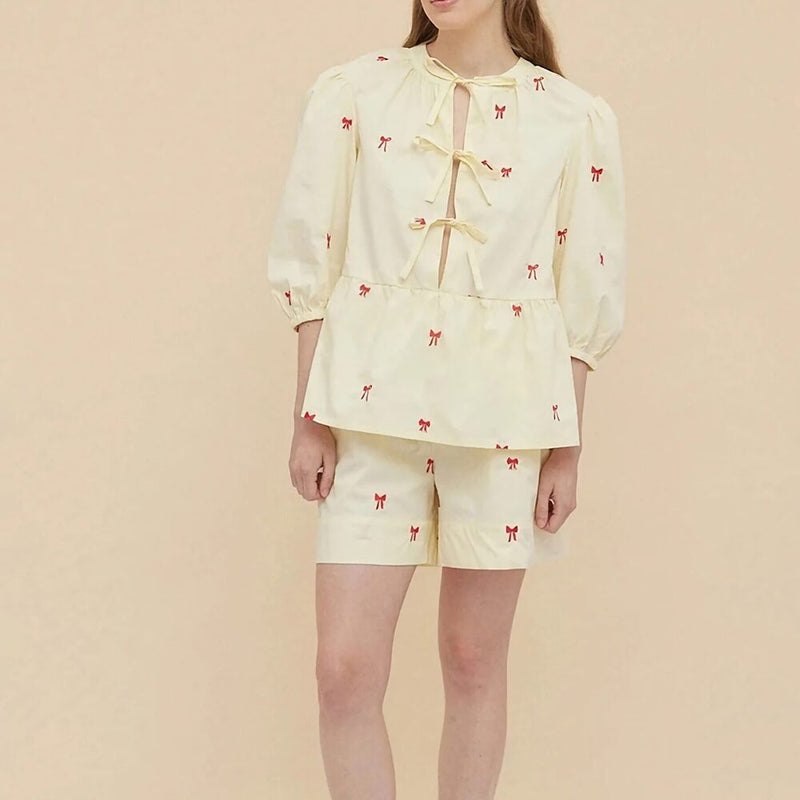 Conjunto de shorts com bordado de laço