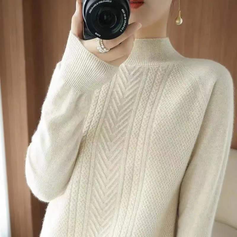 Women's Fashionable Knitted Base Sweater Short