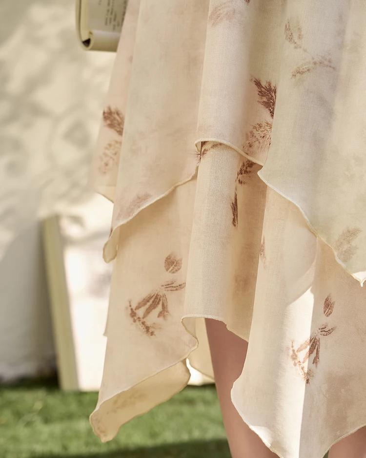 Saia evasê floral de primavera com cintura alta e estampa floral.