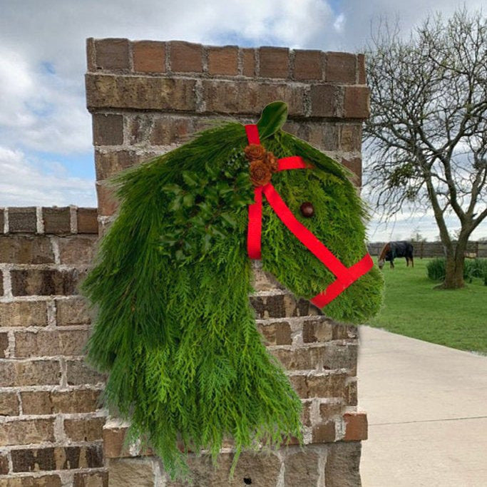 farmhouse horse head Christmas wreath, view 4 - MRSLM