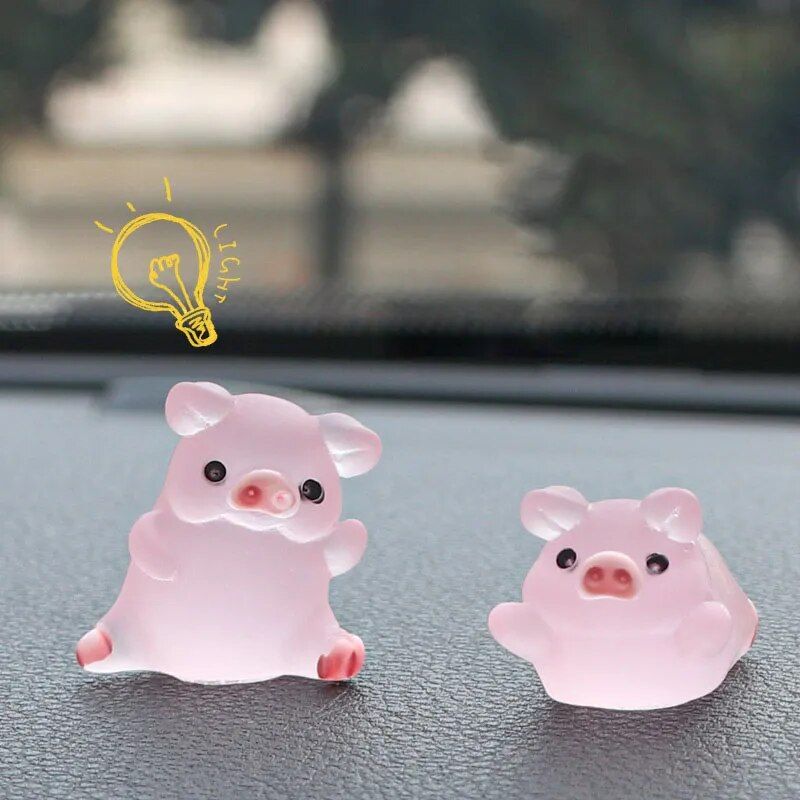 Porquinho decorativo fofo em resina para console e espelho retrovisor.