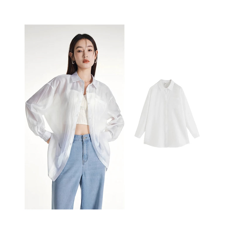 Blusa feminina elegante em Tencel Lyocell com gola dobrável.