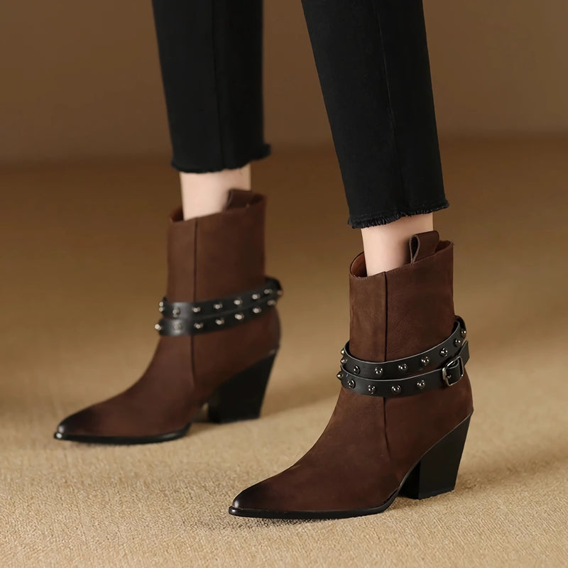 Elegante Lederstiefel mit spitzer Zehenpartie und Blockabsatz für Damen
