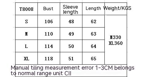 Suéter folgado plus size com gola redonda e patchwork, mangas compridas.