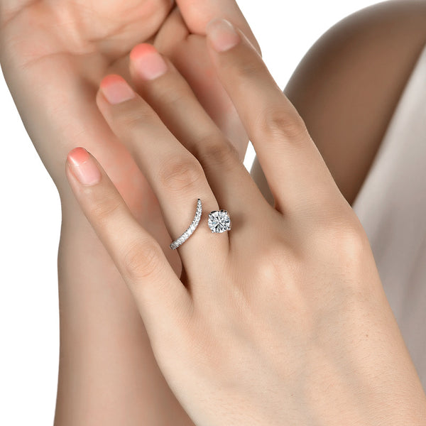 Platinum Mosang Diamond Small Design Sense Ring