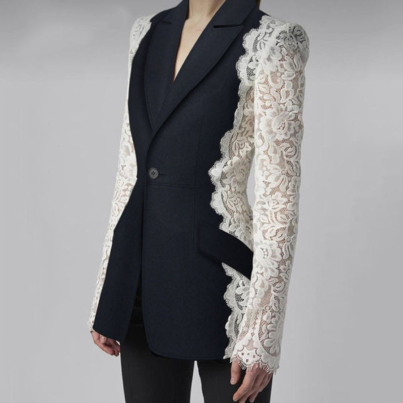 Damenblazer mit Spitzenpatchwork