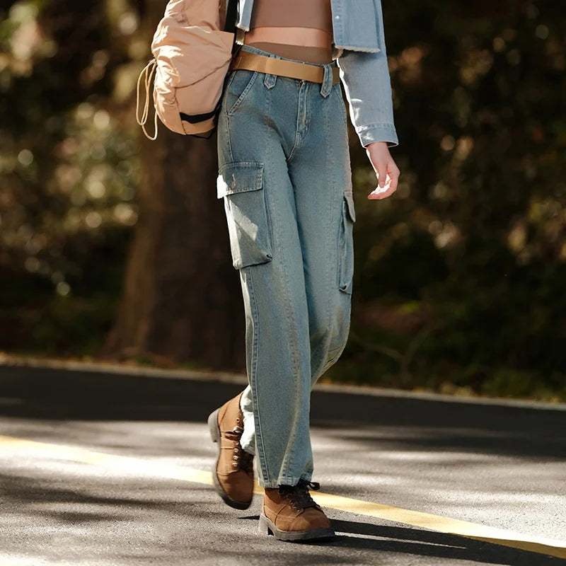 Calça jeans de perna larga com efeito desgastado
