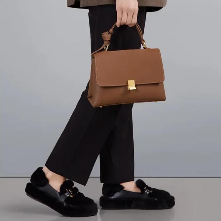 Bolsa de couro macio estilo satchel