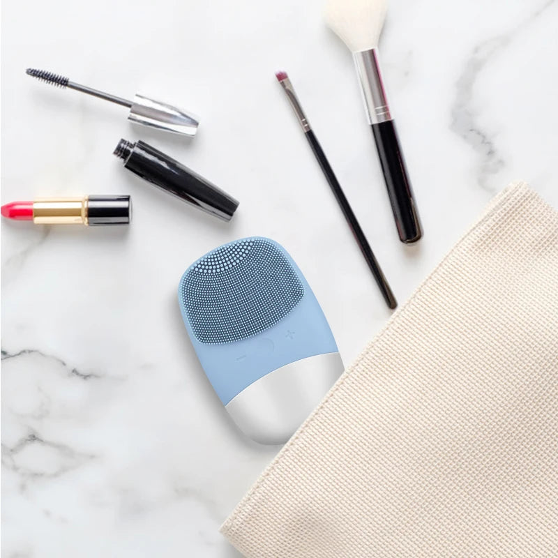 facial cleansing brush, view 7 - MRSLM