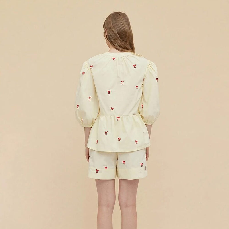 Conjunto de shorts com bordado de laço