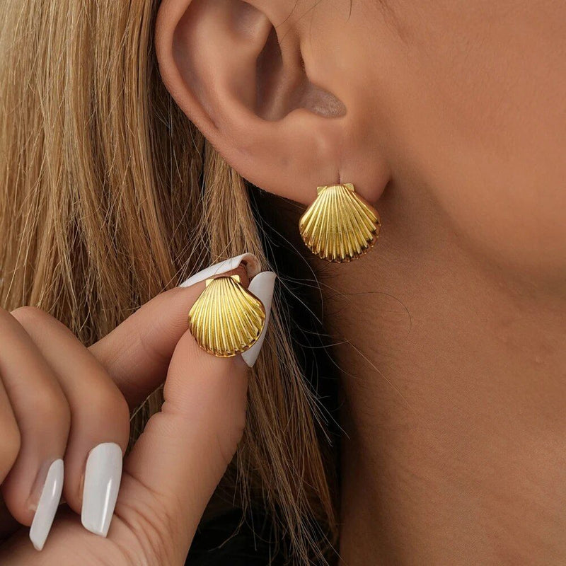vintage shell-inspired stud earrings, view 2 - MRSLM