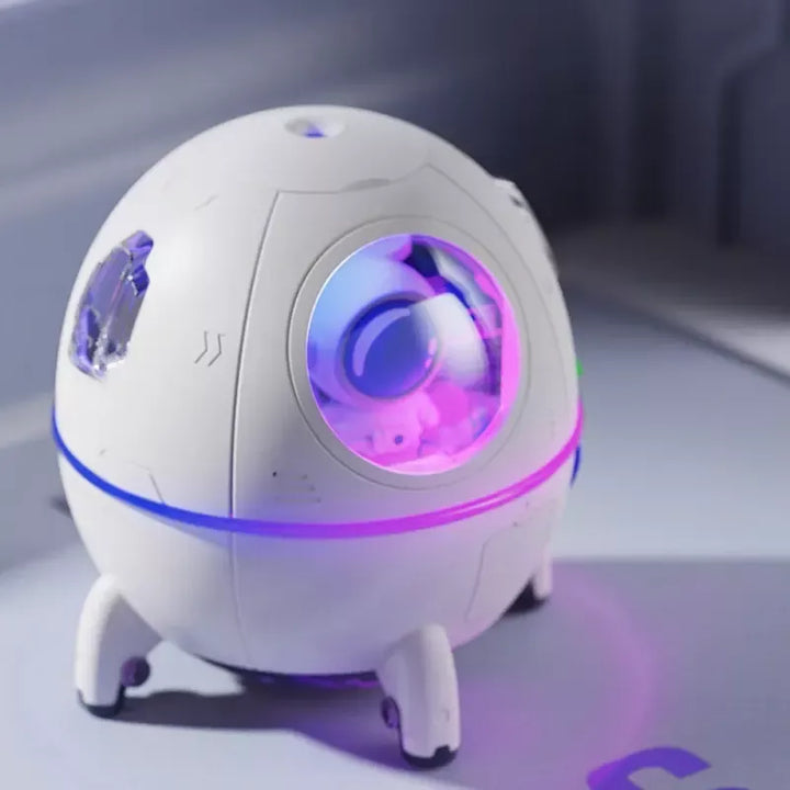 Compact Astronaut USB Air Humidifier with Colorful LED Lights