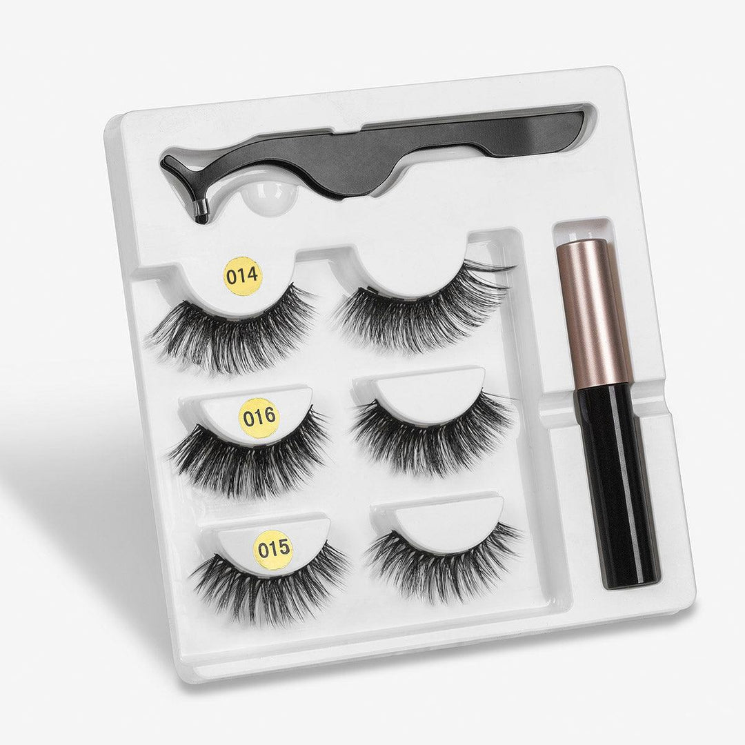 A Pair Of False Eyelashes With Magnets In Fashion - MRSLM