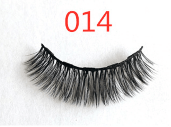 A Pair Of False Eyelashes With Magnets In Fashion - MRSLM