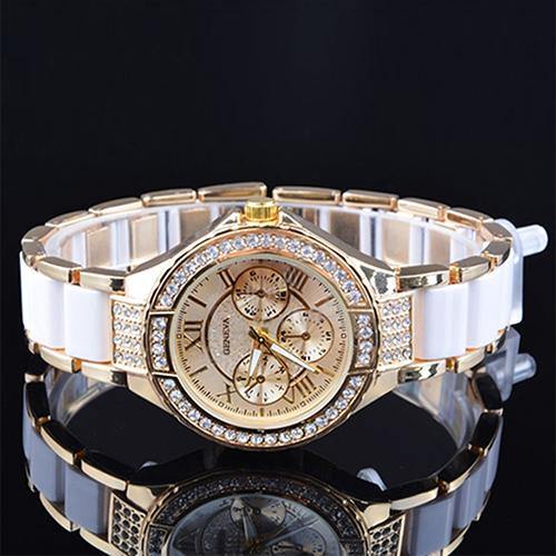 Women's Fashion Roman Numerals Rhinestone Alloy Analog Quartz Dress Wrist Watch - MRSLM