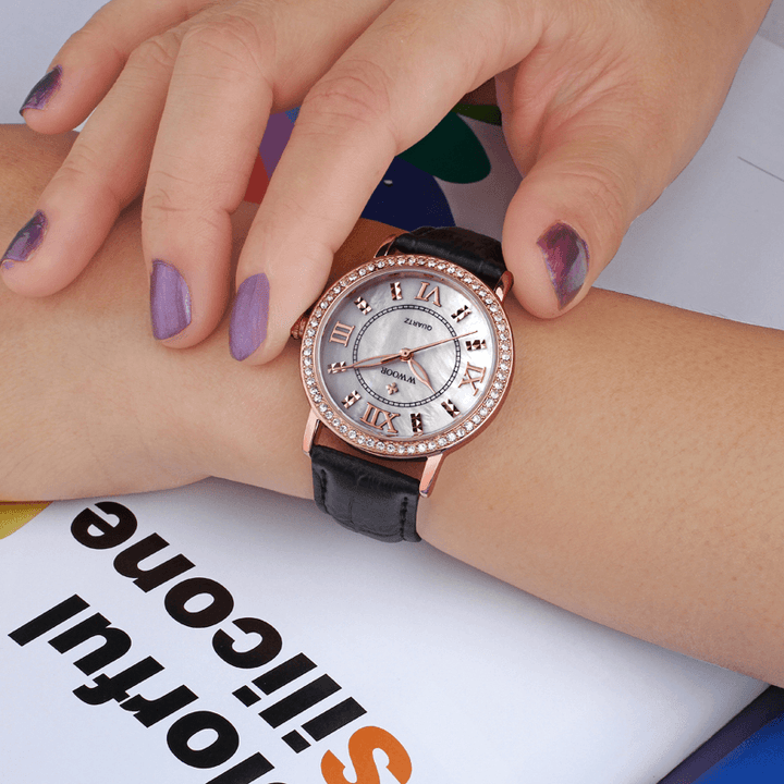 WWOOR 8807 Ultra Thin Elegant Design Ladies Wrist Watch Leather Strap Quartz Watches - MRSLM