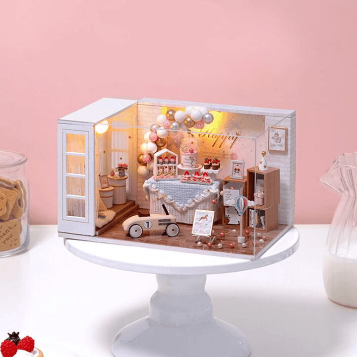CUTE ROOM Camp Party Theme DIY Assembled Cute Doll House with Cover & Light - MRSLM