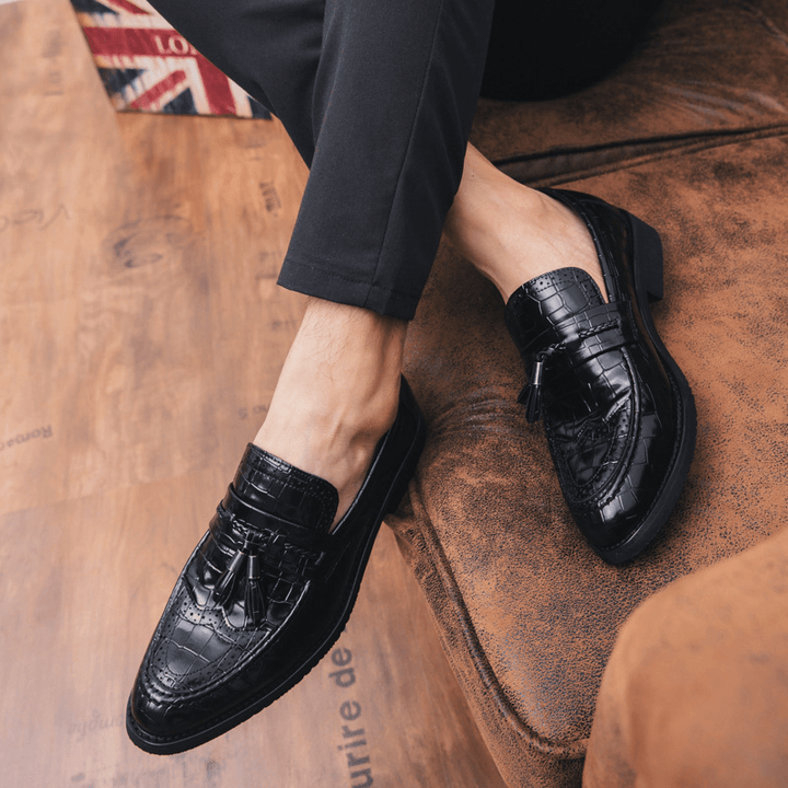 Men Leather Breathable Pointed Toe Soft Sole Vintage Tassel Casual Business Shoes - MRSLM