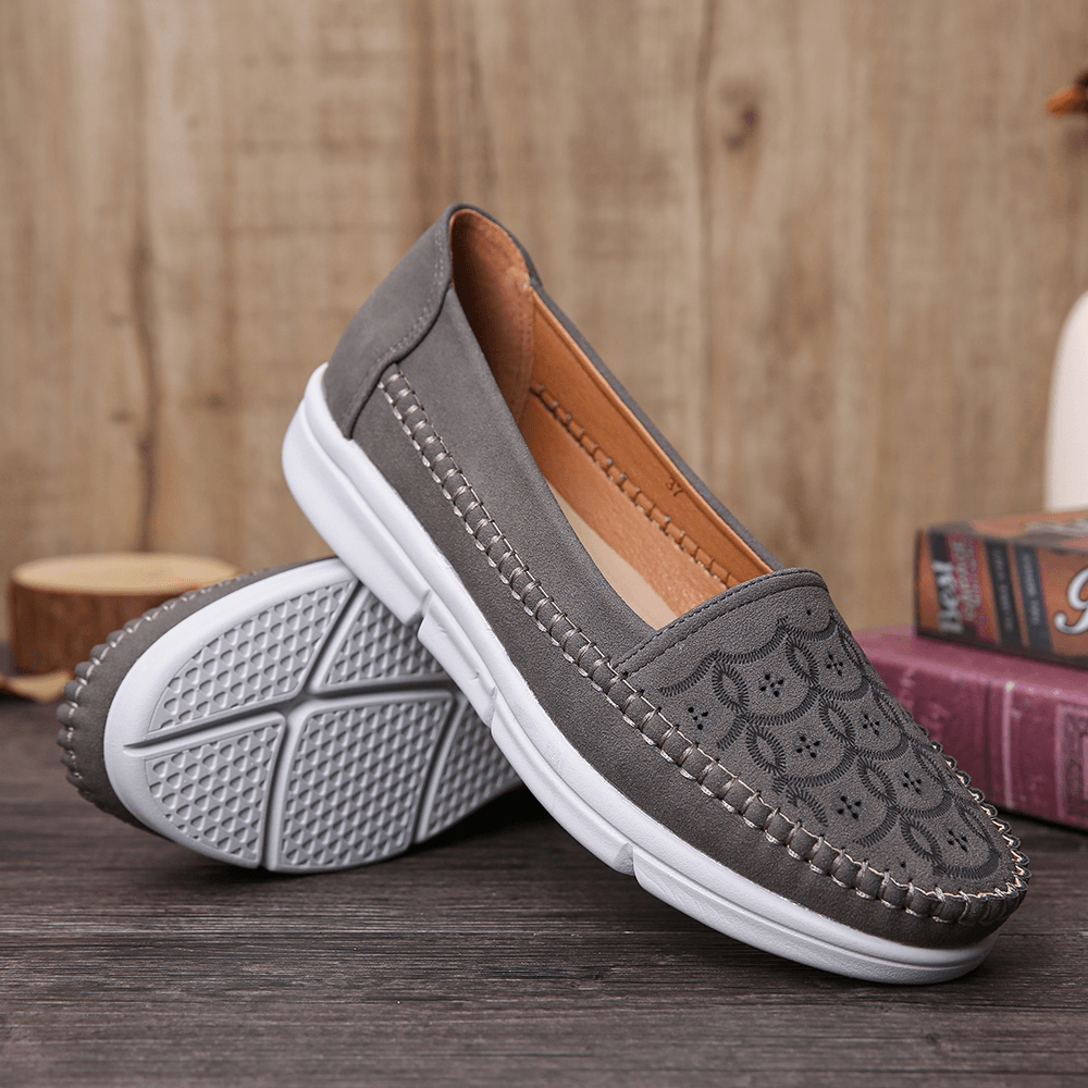 LOSTISY Women Hand Stricing Hollow Comfy Massage Breathable Casual Flats - MRSLM