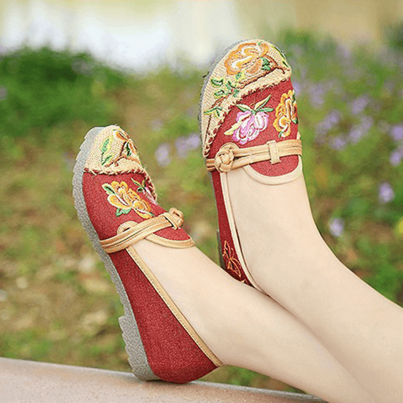 Chinese Flower Embroidered Retro Slip on Flat round Toe Shoes - MRSLM