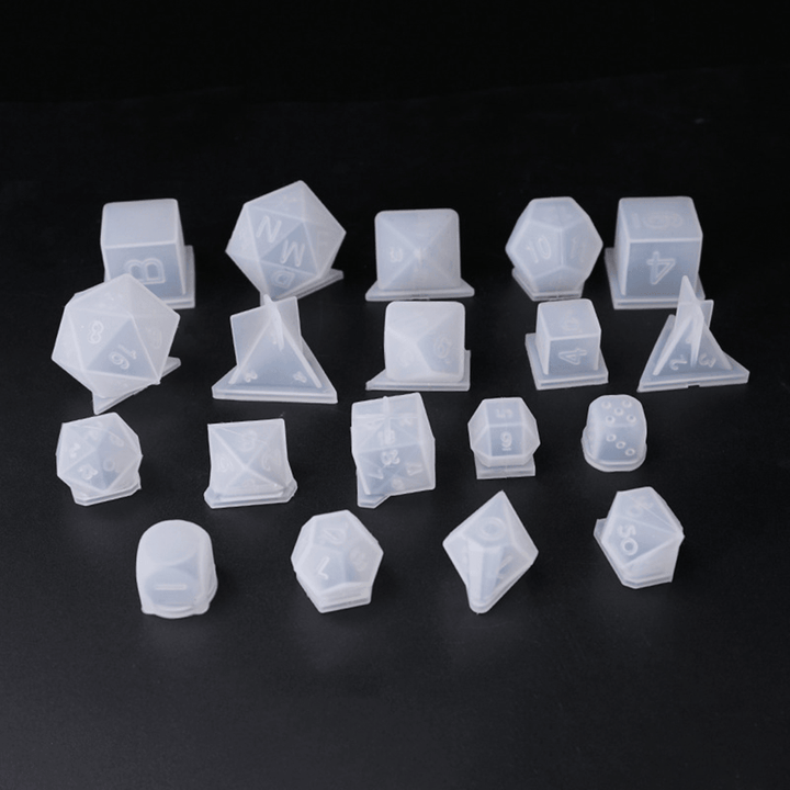 1PC Silicone Dice Molds Reusable Fillet Square Triangle Polyhedral Dice Mould - MRSLM