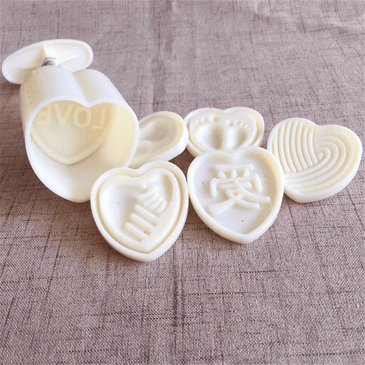 Heart Stamps Moon Cake Mould 3D DIY Mooncake Mold Mid-Autumn Festival Baking Accessories - MRSLM
