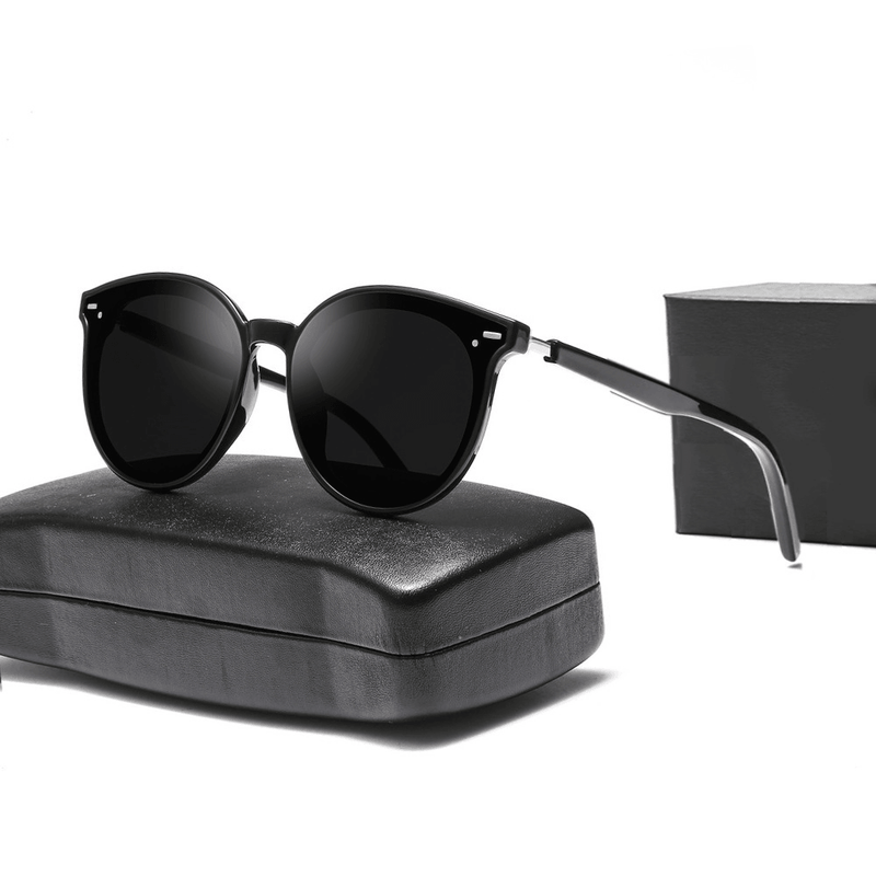 women's large frame retro sunglasses, view 6 - MRSLM