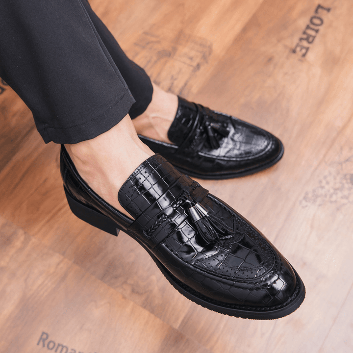 Men Leather Breathable Pointed Toe Soft Sole Vintage Tassel Casual Business Shoes - MRSLM