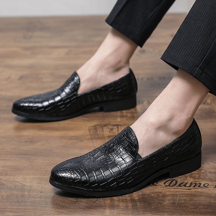 Men Leather Breathable Soft Sole Retro Plaid Pattern Slip on Casual Business Shoes - MRSLM