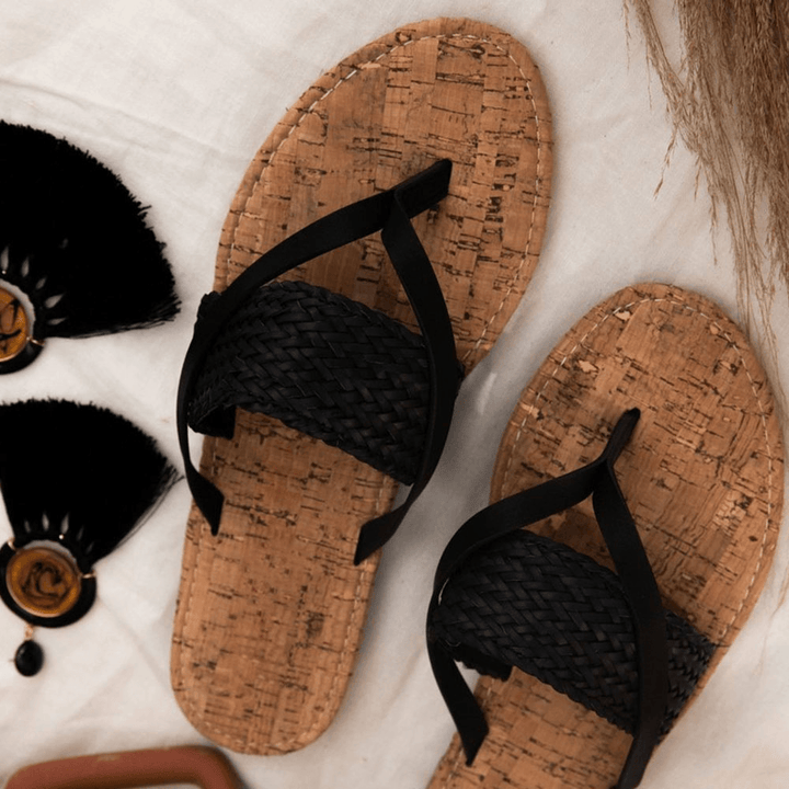 Women Solid Color Straw Rope Weaving Clip Toe Flat Sandals - MRSLM