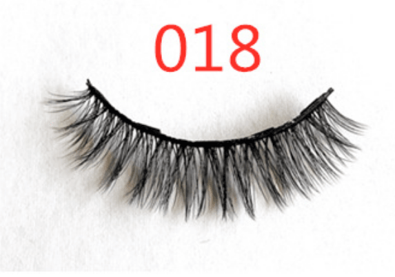 A Pair Of False Eyelashes With Magnets In Fashion - MRSLM