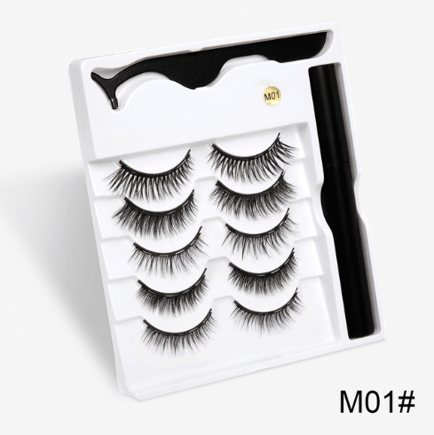 A Pair Of False Eyelashes With Magnets In Fashion - MRSLM