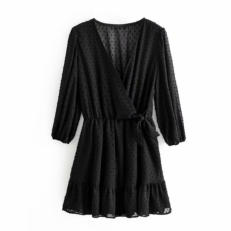 Vestido curto feminino com saia de babados