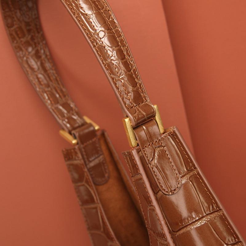 Vintage one-shoulder cowhide bucket bag, view 2 - MRSLM