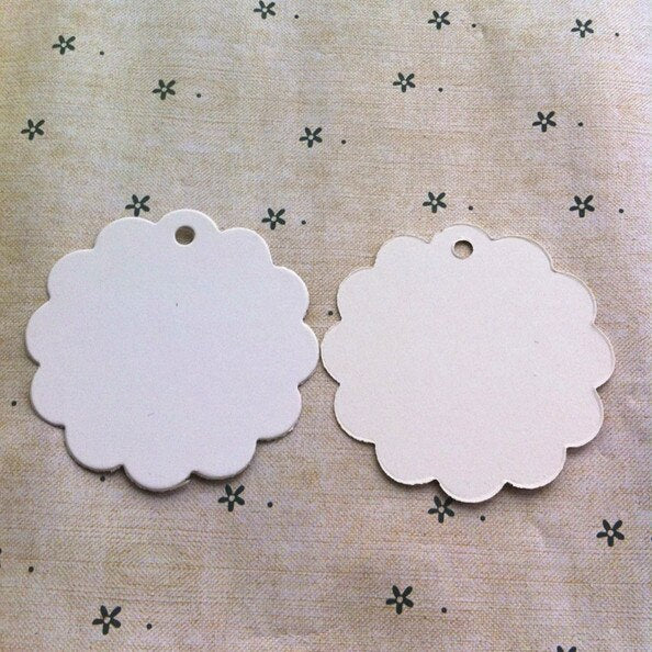 Set of 100 Flower Shaped Paper Cards