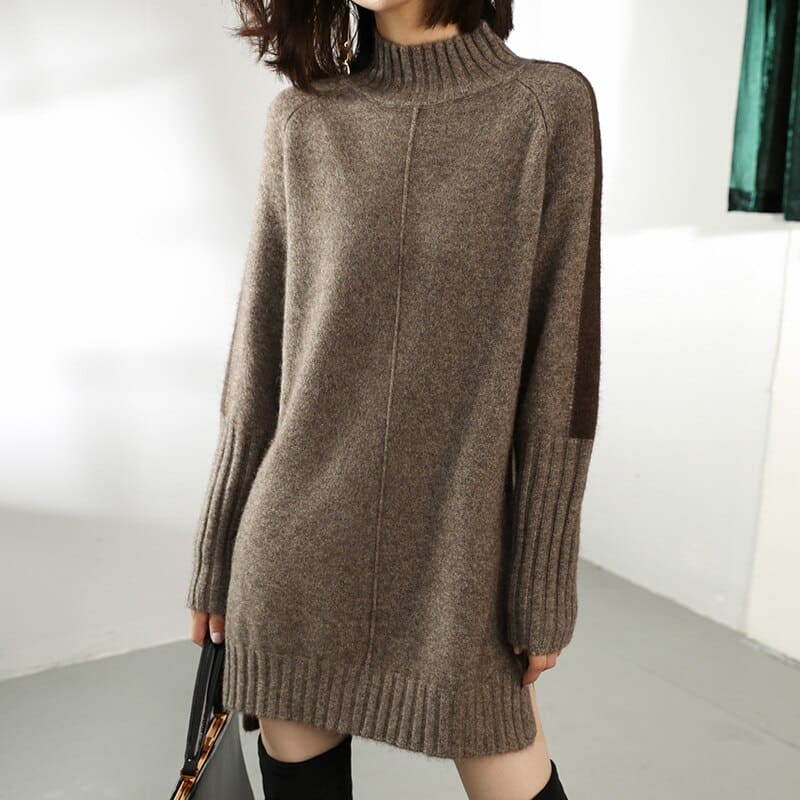 Vestido feminino de malha com mangas contrastantes