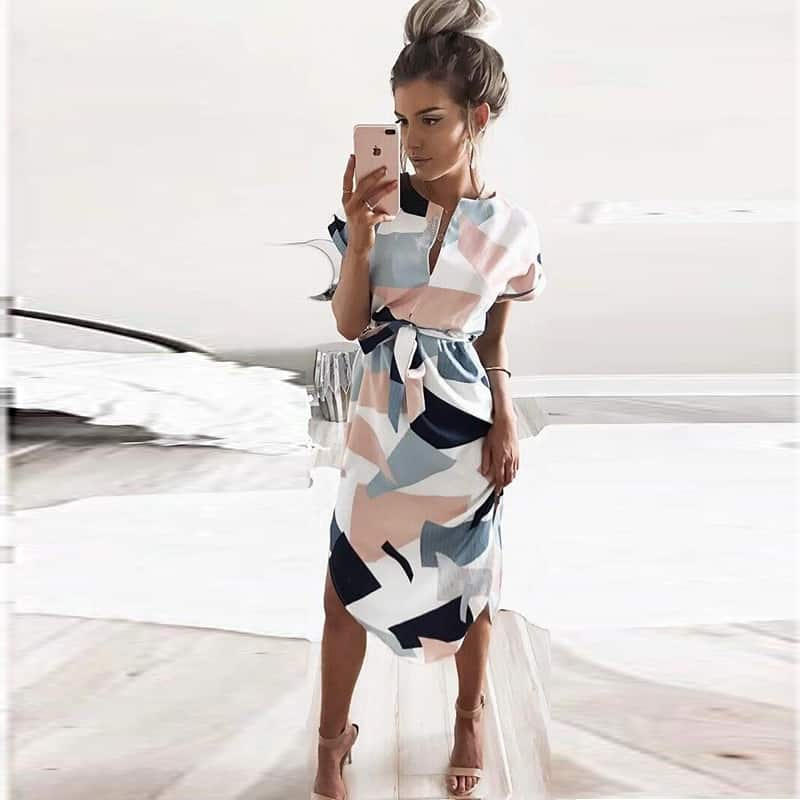 Vestido feminino casual com estampa geométrica