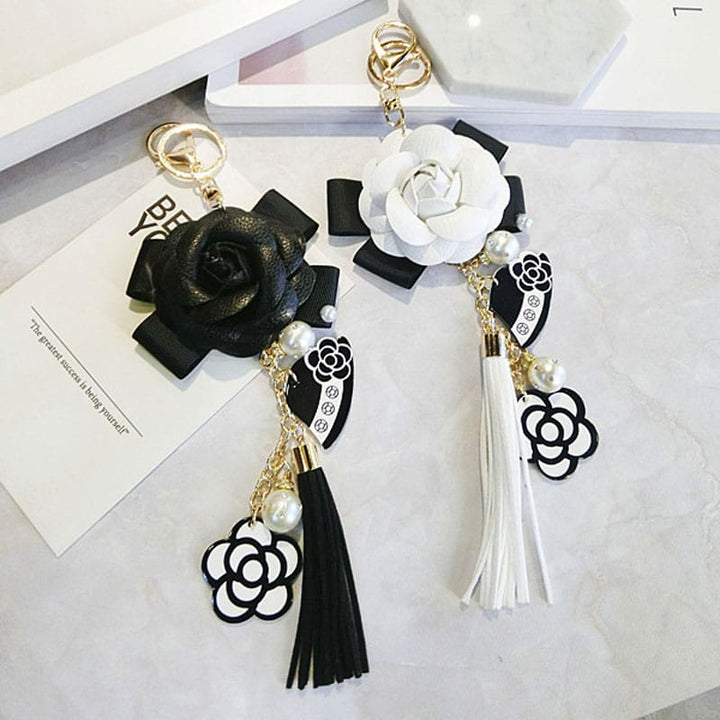 Luxury Black / White Leather Rose Keychain for Women