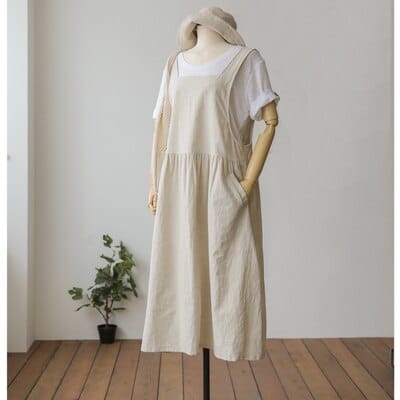 Ärmelloses Damenkleid aus Baumwolle mit Taschen