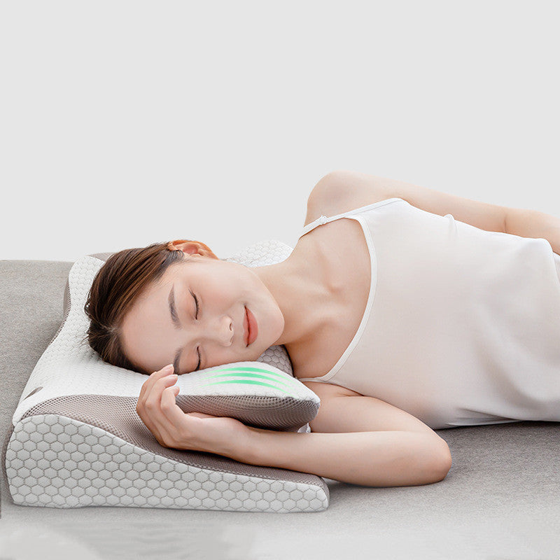 Ice Silk and Graphene Grey Breathable Pillowcase for a Cool and Fresh-Smelling Sleep Experience
