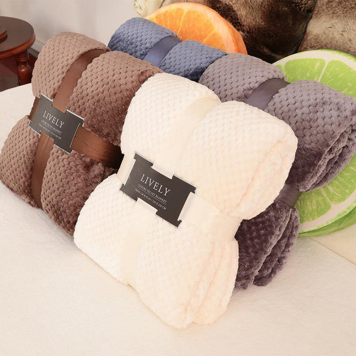 Honana WX-30 High Density Super Soft Flannel Blanket Sofa Bed Plush Wool Fluffy Pineapple Grid Blanket - MRSLM